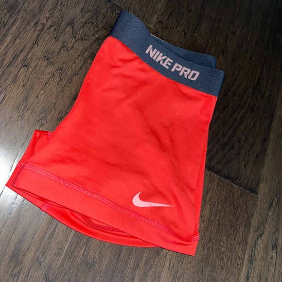 NIKE spandex shorts - Picture 2 of 3